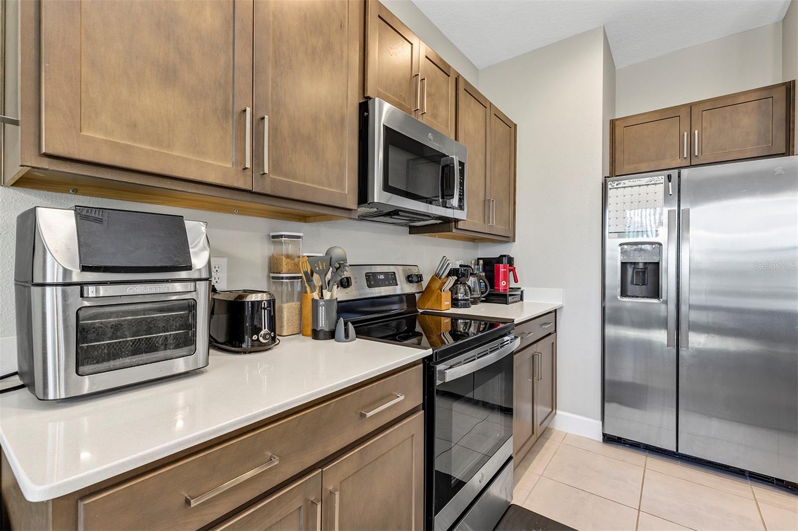 TOWNHOMES AT RIVERS EDGE - Residential Lease