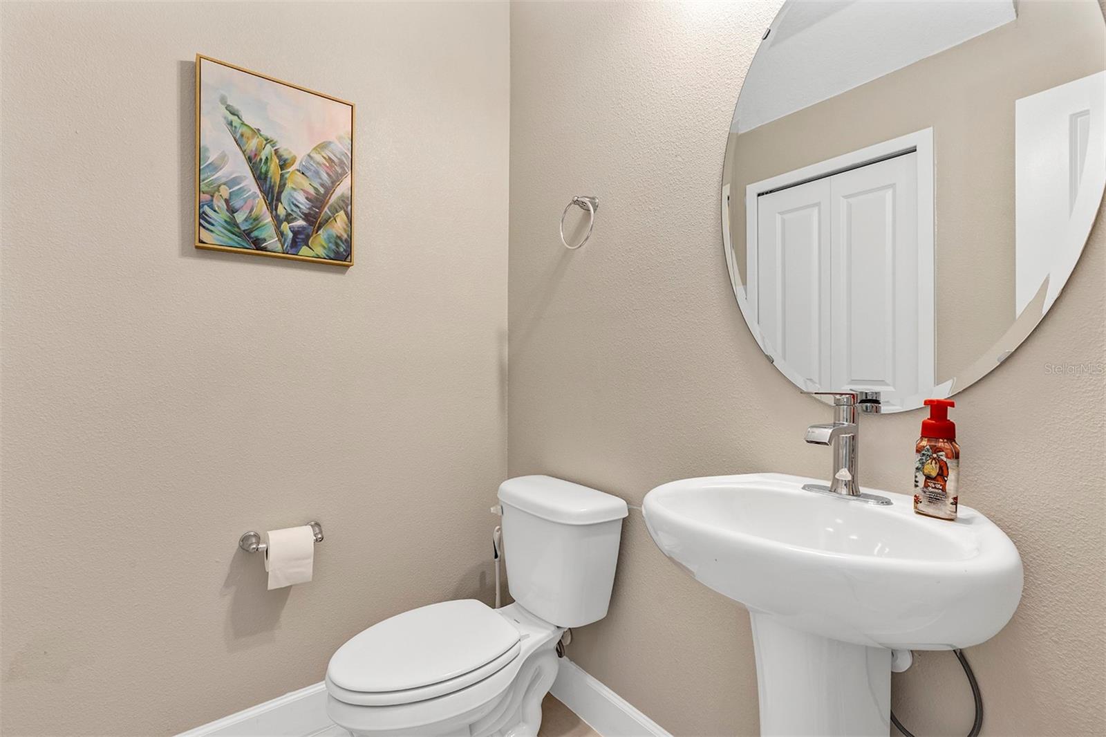 TOWNHOMES AT RIVERS EDGE - Residential Lease