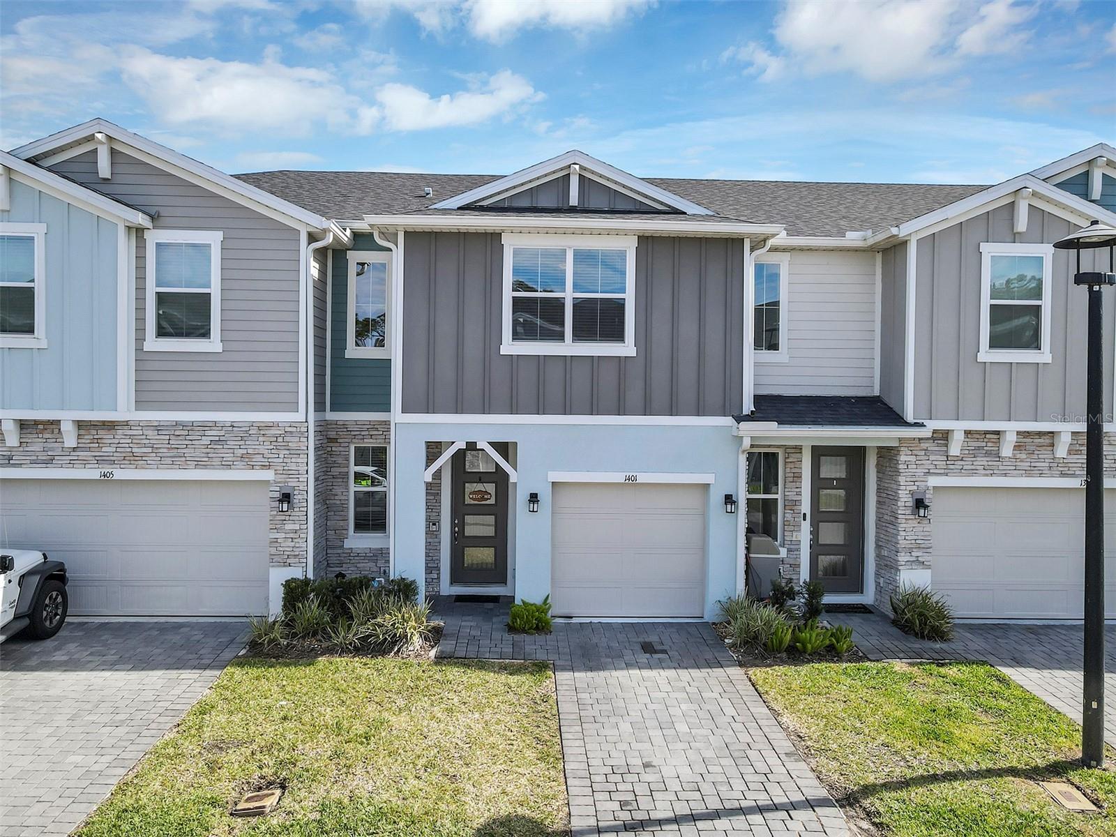 TOWNHOMES AT RIVERS EDGE - Residential Lease