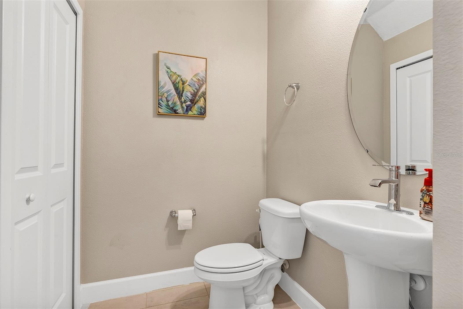 TOWNHOMES AT RIVERS EDGE - Residential Lease
