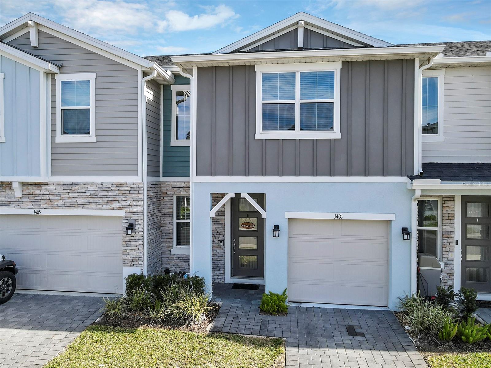 TOWNHOMES AT RIVERS EDGE - Residential Lease