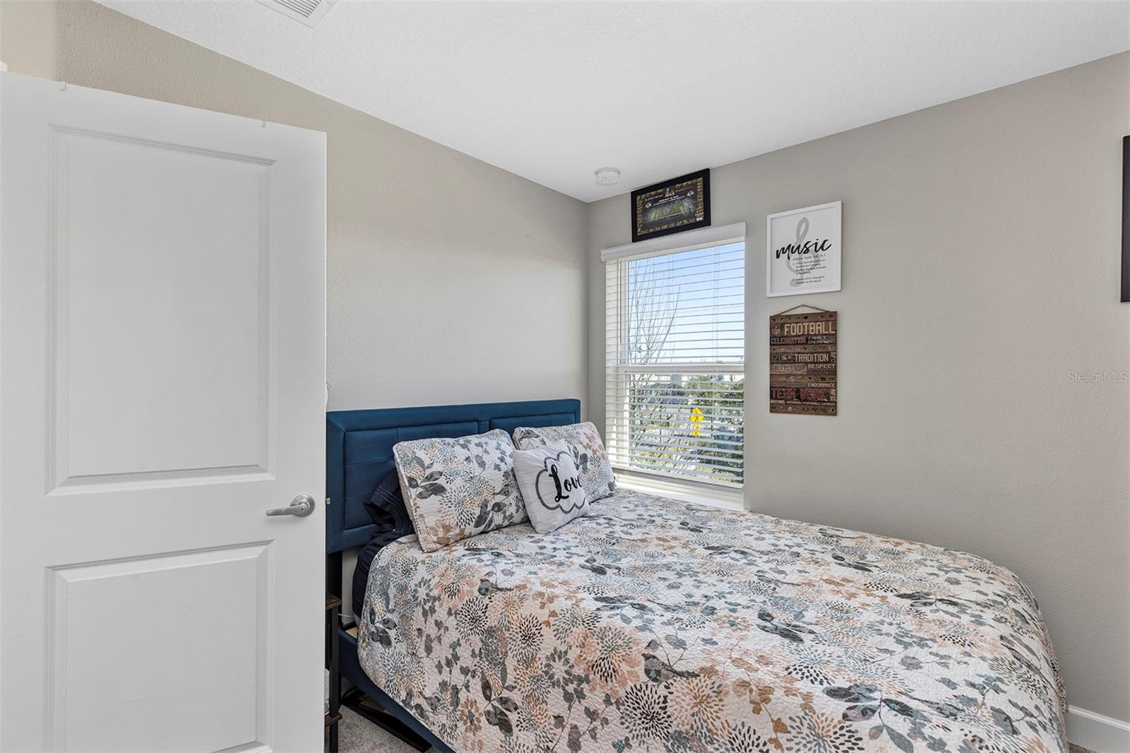 TOWNHOMES AT RIVERS EDGE - Residential Lease