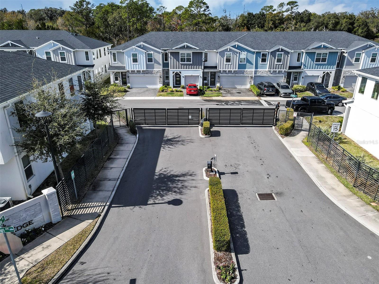 TOWNHOMES AT RIVERS EDGE - Residential Lease