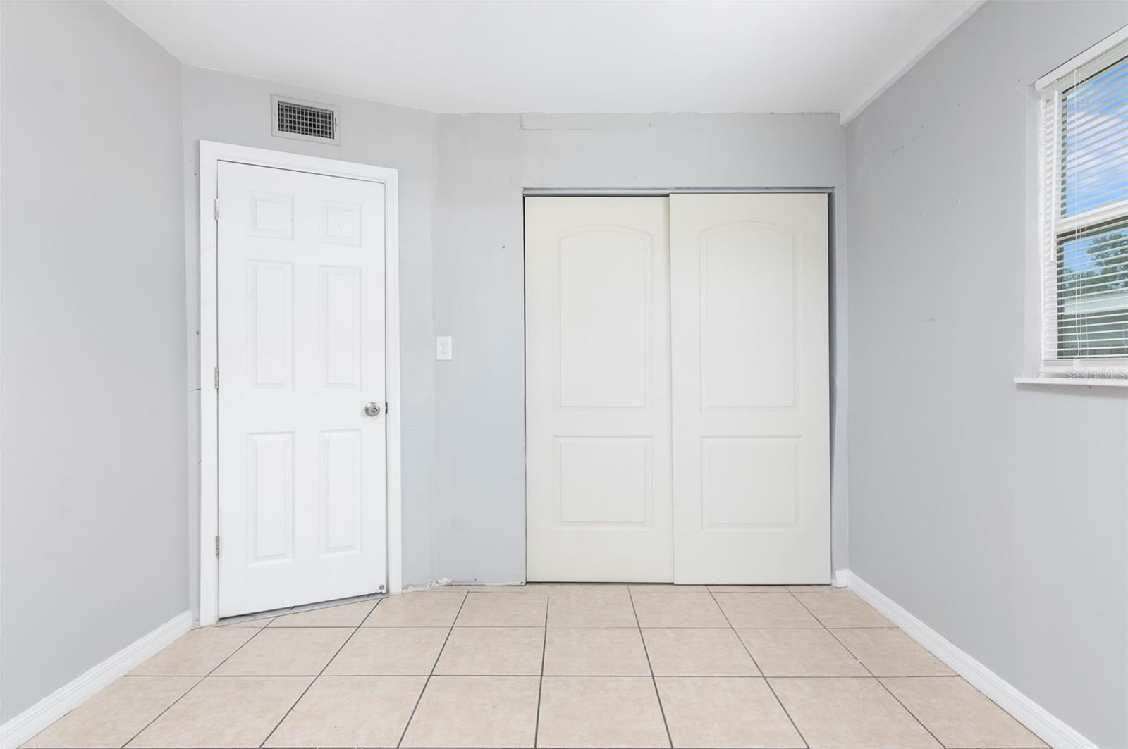 HILLTOP GROVE SUB - Residential Lease
