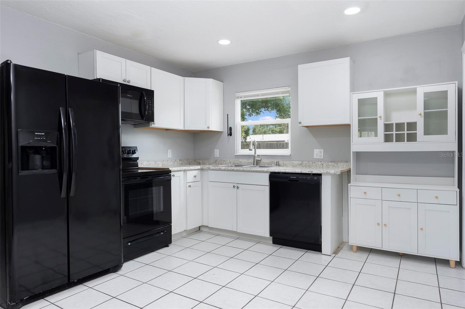 HILLTOP GROVE SUB - Residential Lease