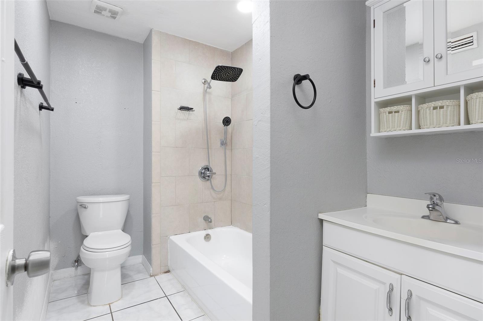 HILLTOP GROVE SUB - Residential Lease