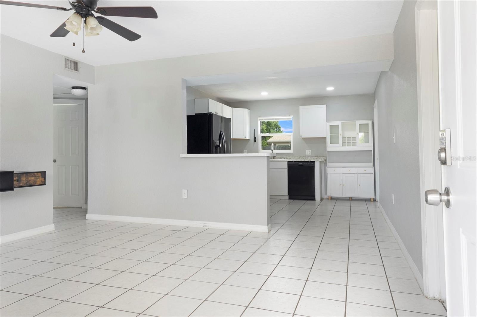 HILLTOP GROVE SUB - Residential Lease