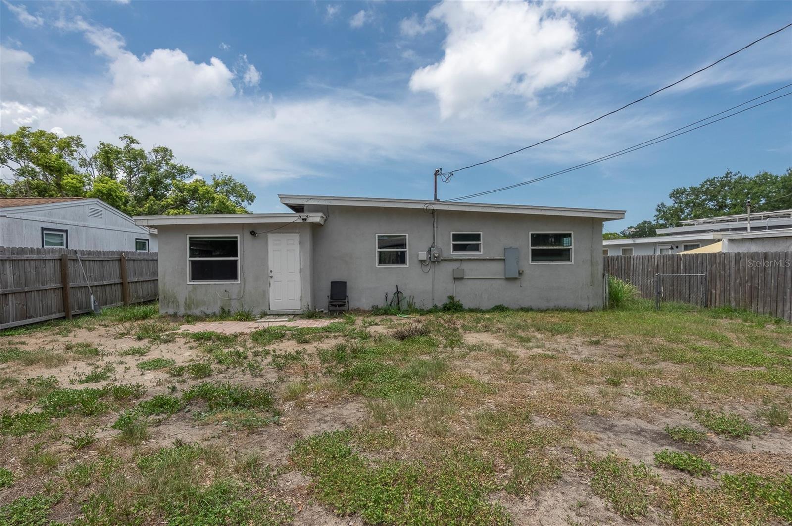 HILLTOP GROVE SUB - Residential Lease