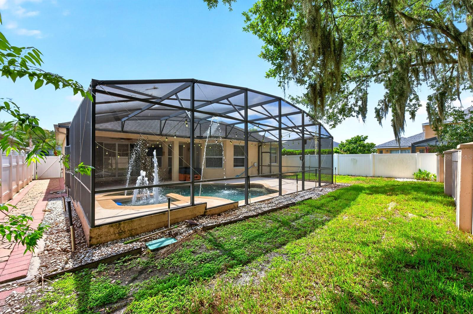 RETREAT AT WEKIVA - Residential