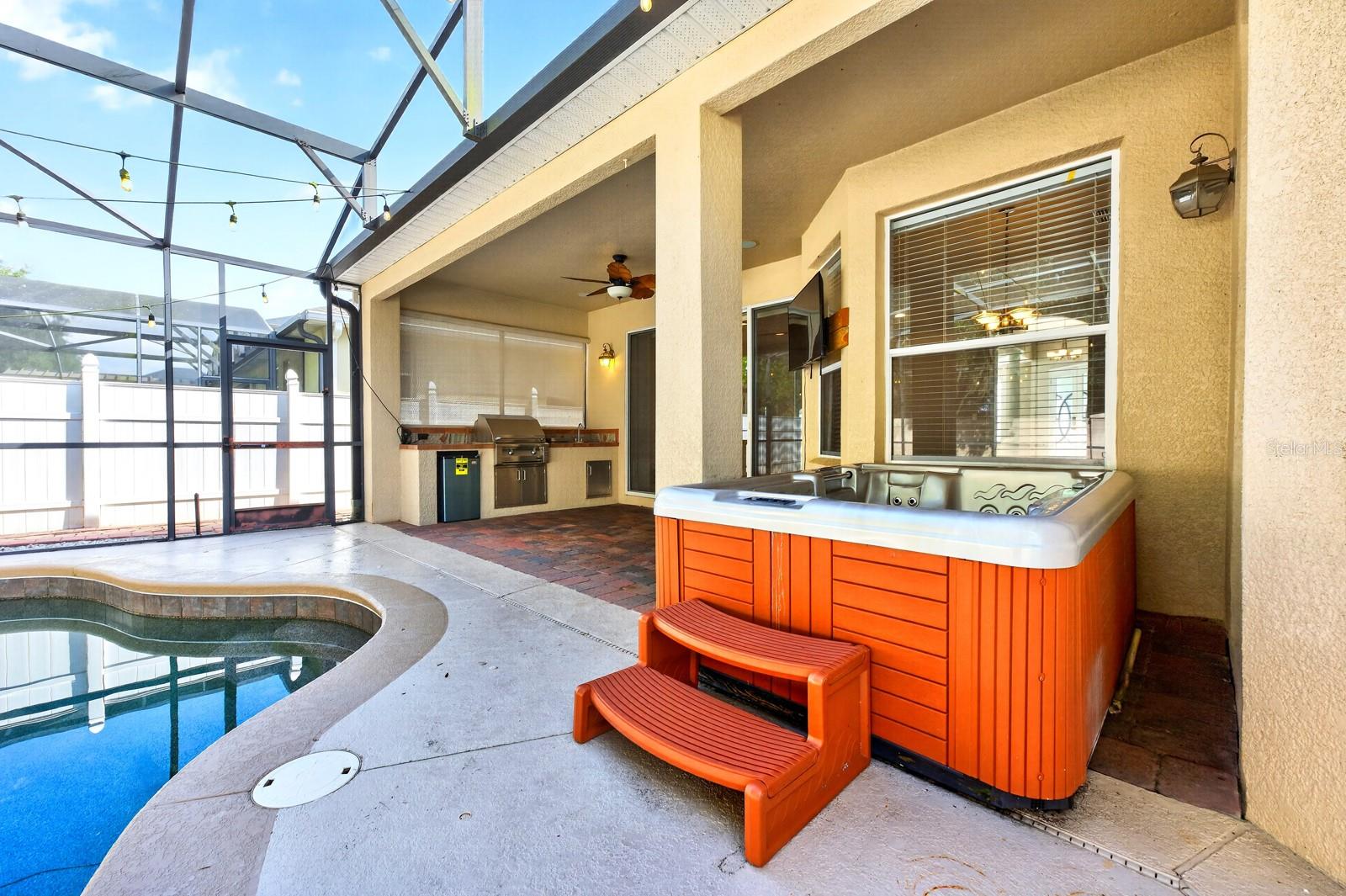 RETREAT AT WEKIVA - Residential