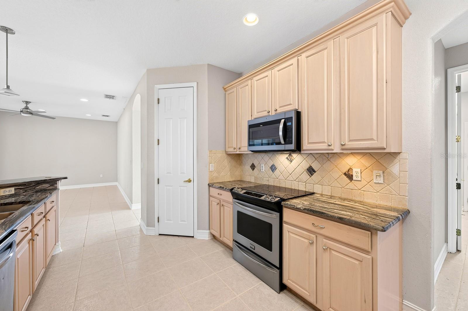 RETREAT AT WEKIVA - Residential