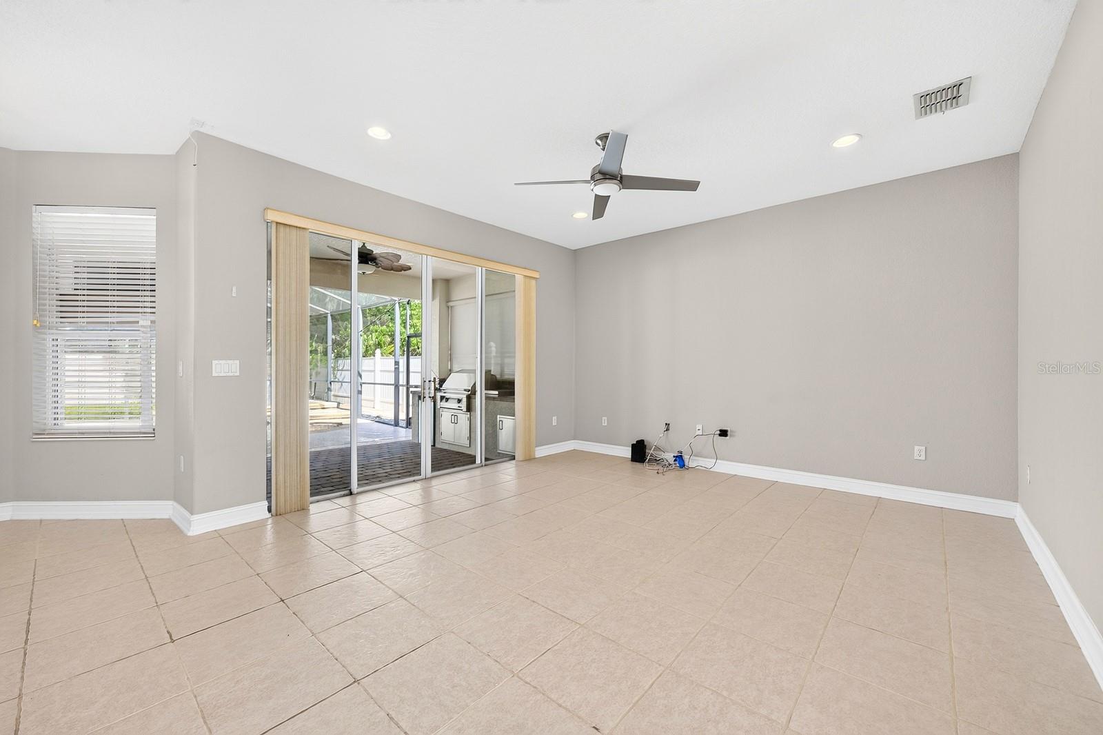 RETREAT AT WEKIVA - Residential