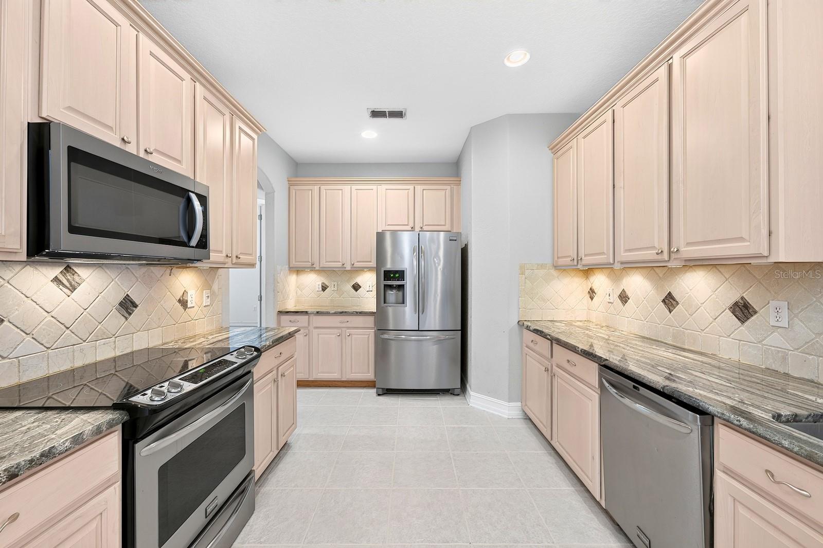 RETREAT AT WEKIVA - Residential