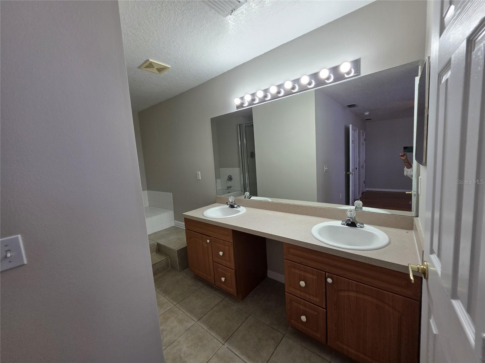 BIMINI BAY PH 02 - Residential Lease