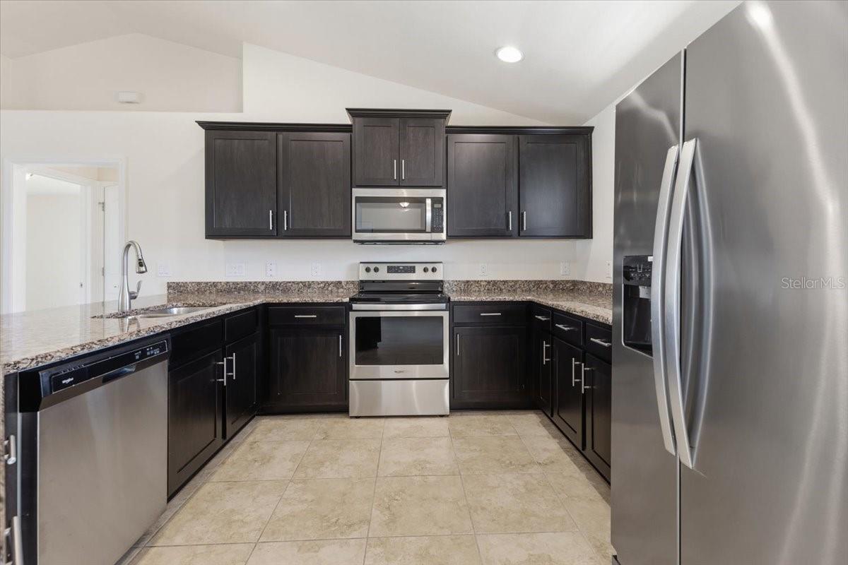 ROTONDA WEST PINE VALLEY - Residential Lease