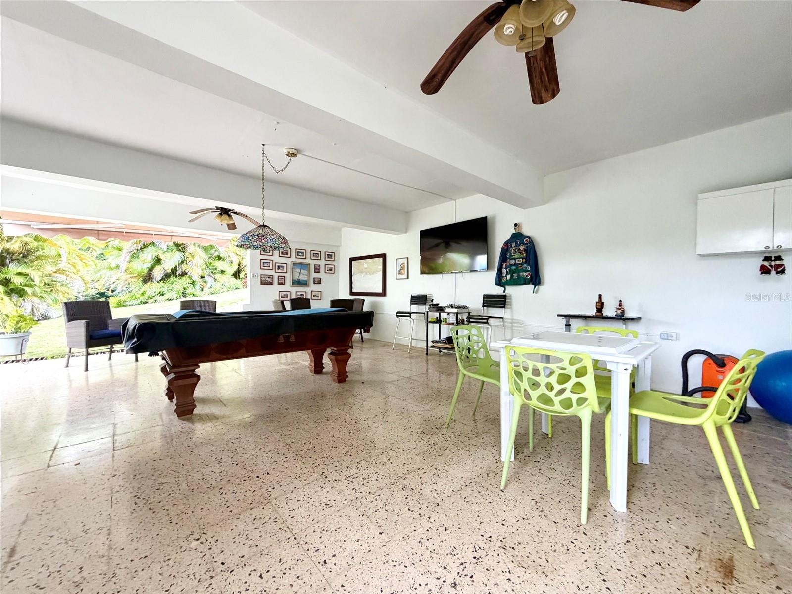 URB. MONTE LLANO - Residential