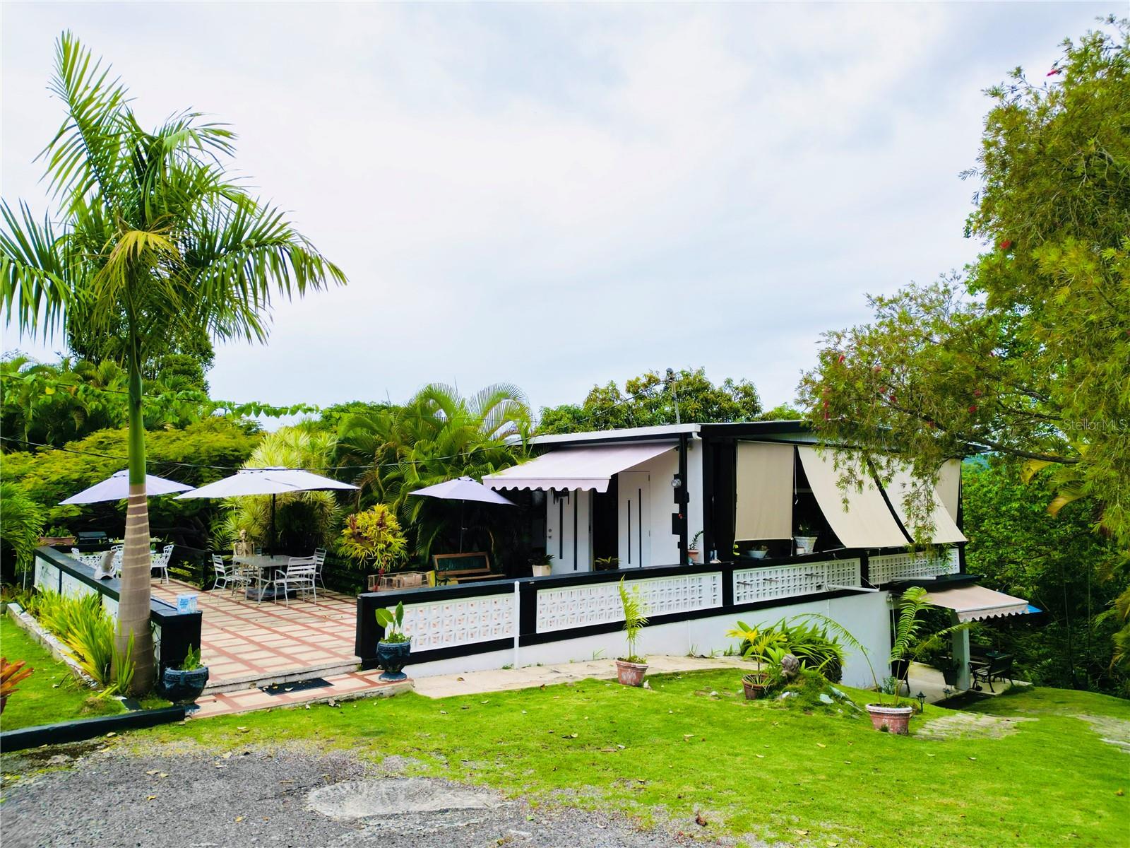 URB. MONTE LLANO - Residential