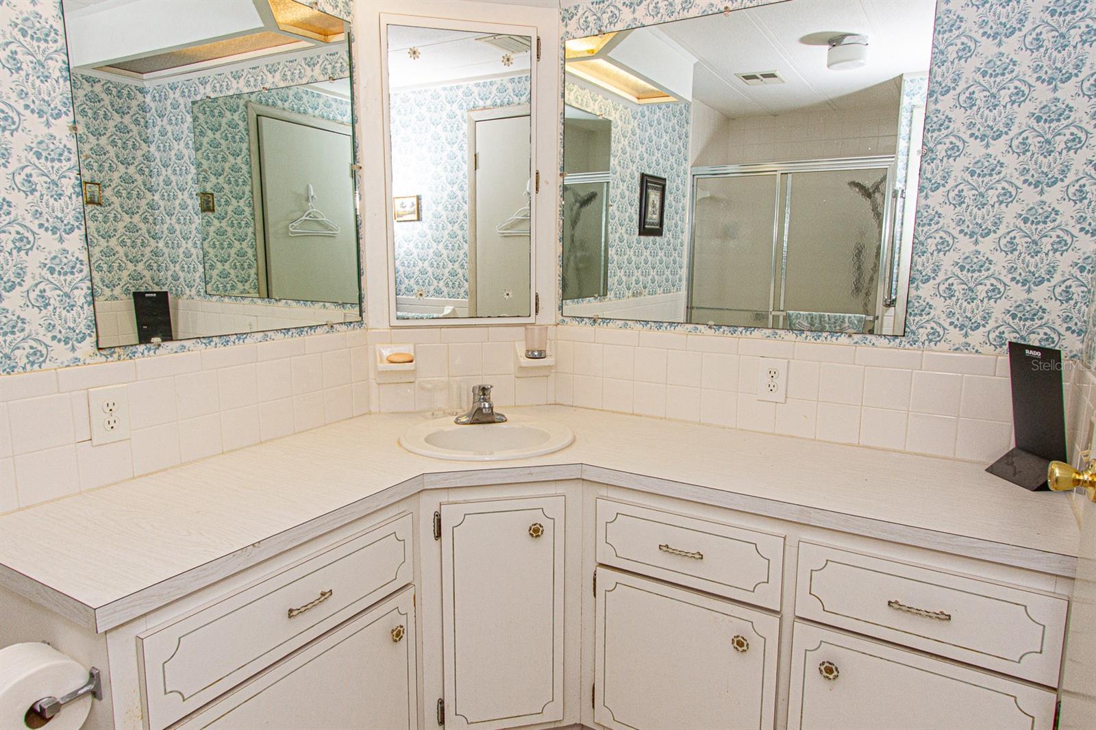 LAKE TARPON MOBILE HM VILLAGE UN 4 - Residential