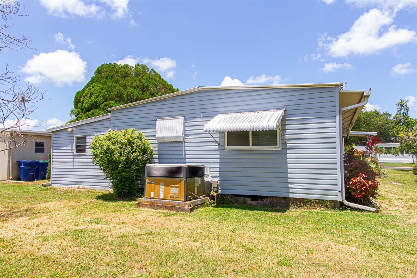 LAKE TARPON MOBILE HM VILLAGE UN 4 - Residential