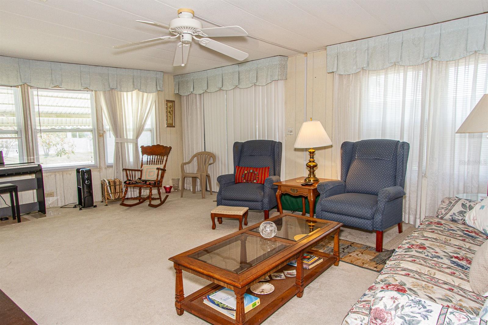 LAKE TARPON MOBILE HM VILLAGE UN 4 - Residential