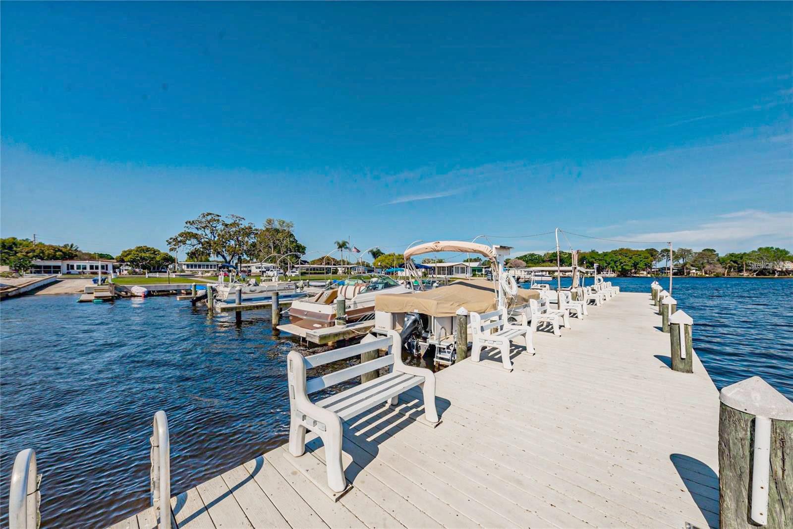 LAKE TARPON MOBILE HM VILLAGE UN 4 - Residential