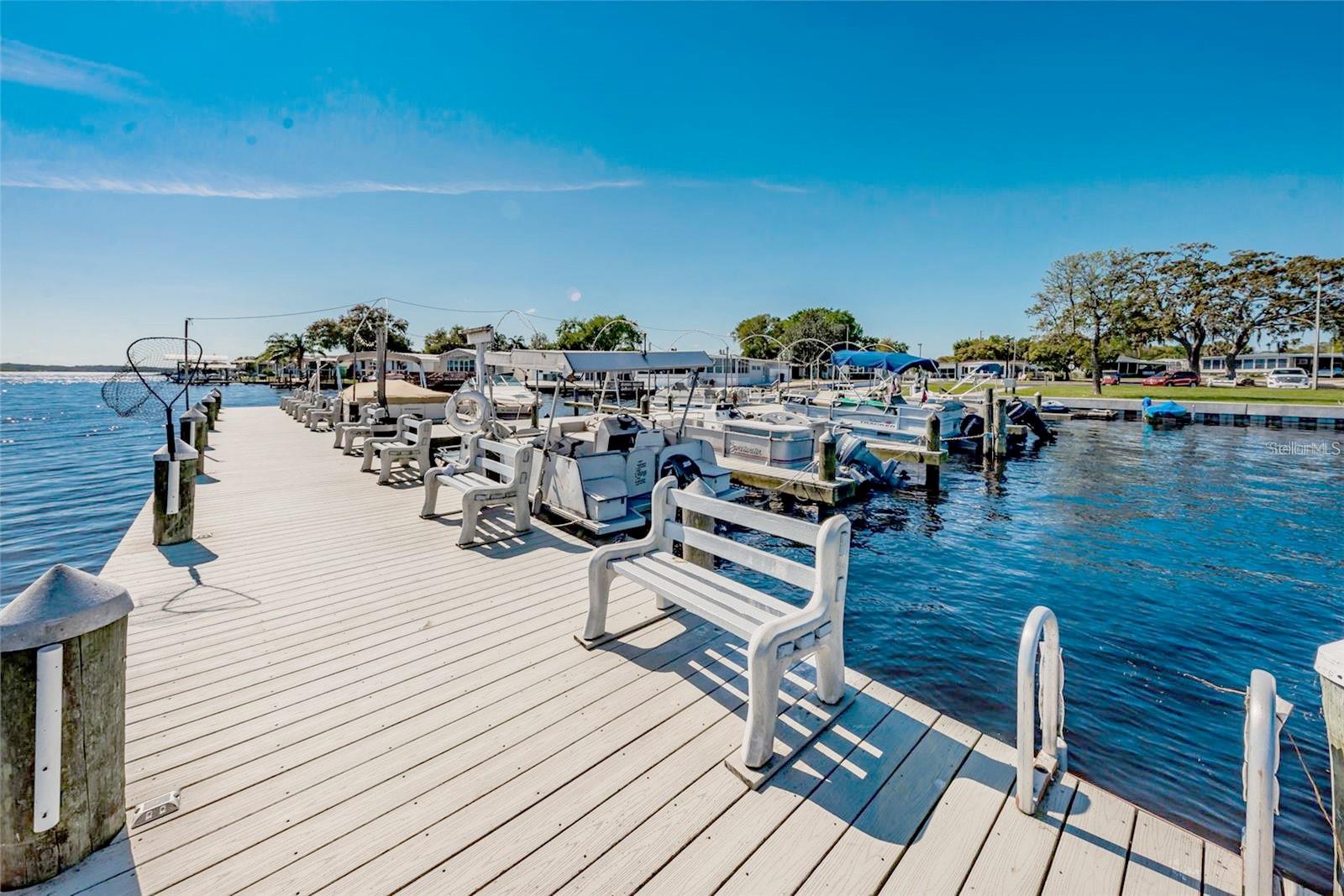 LAKE TARPON MOBILE HM VILLAGE UN 4 - Residential