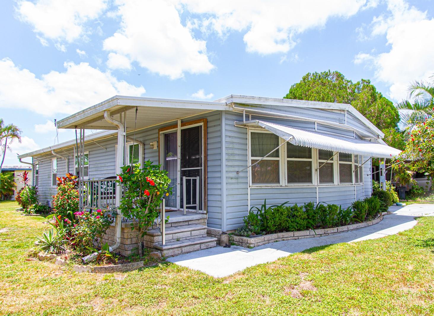 LAKE TARPON MOBILE HM VILLAGE UN 4 - Residential