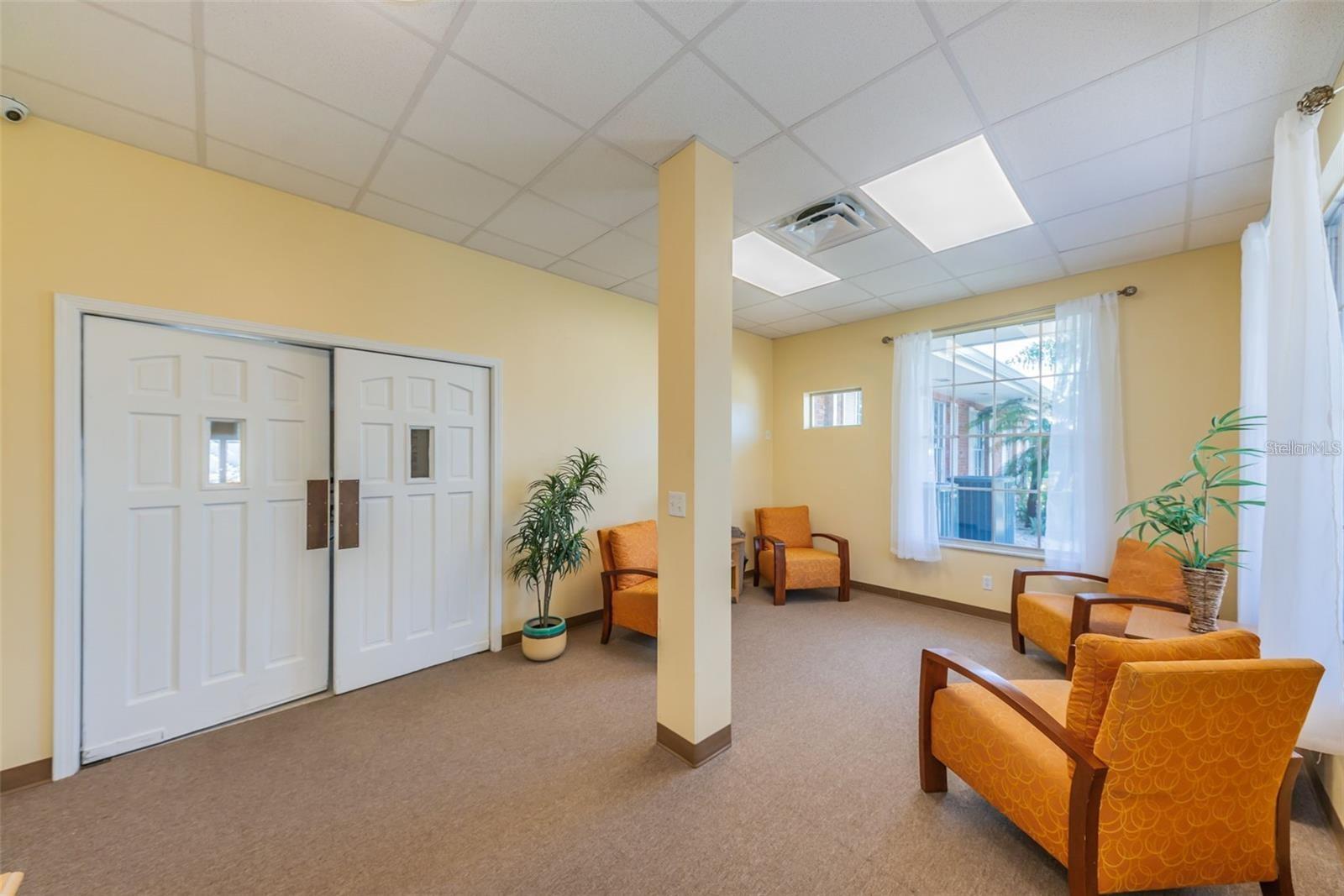 LAKE TARPON MOBILE HM VILLAGE UN 4 - Residential
