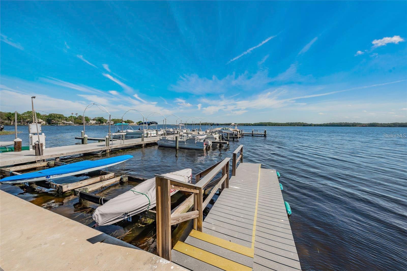 LAKE TARPON MOBILE HM VILLAGE UN 4 - Residential