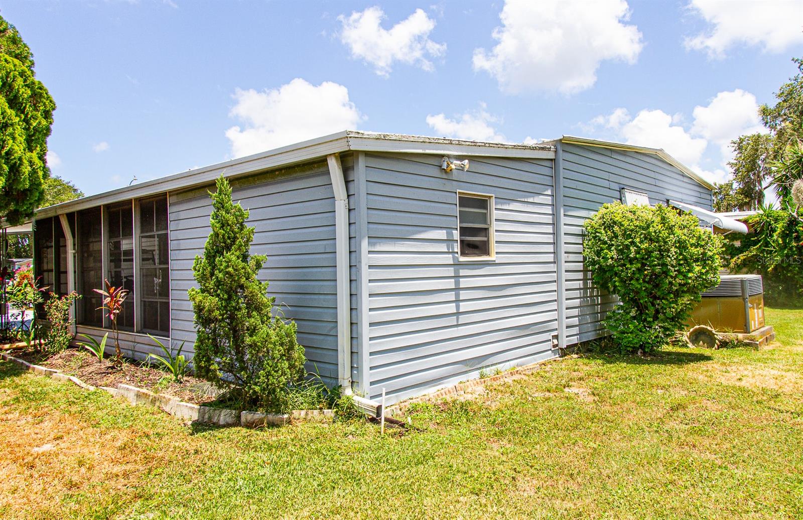 LAKE TARPON MOBILE HM VILLAGE UN 4 - Residential