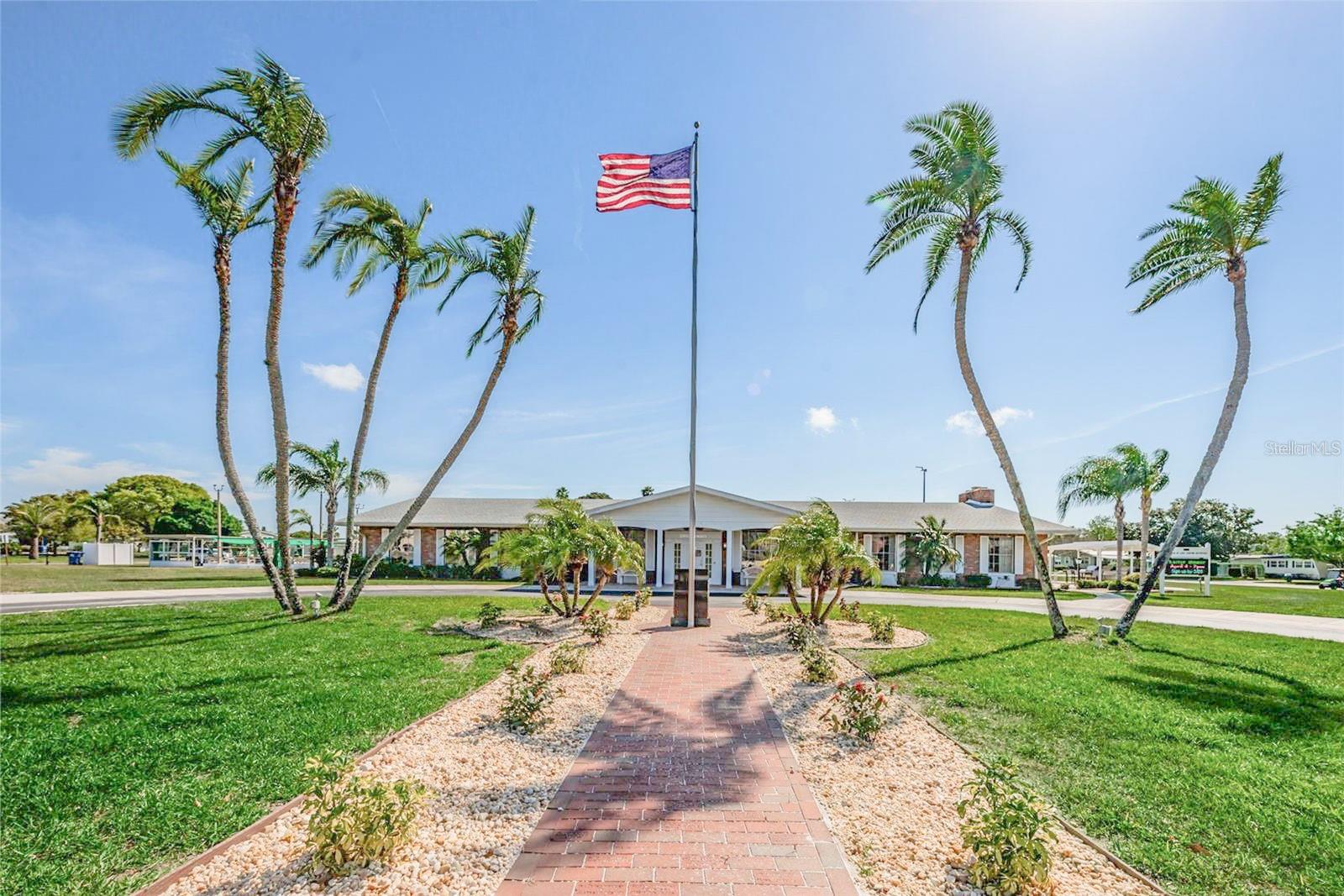 LAKE TARPON MOBILE HM VILLAGE UN 4 - Residential