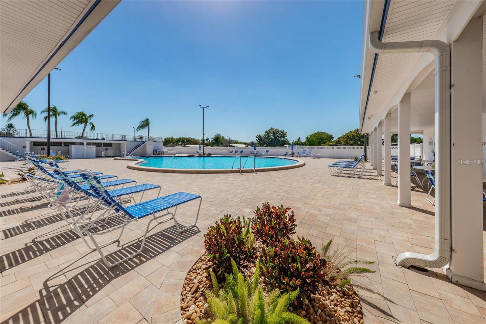 LAKE TARPON MOBILE HM VILLAGE UN 4 - Residential