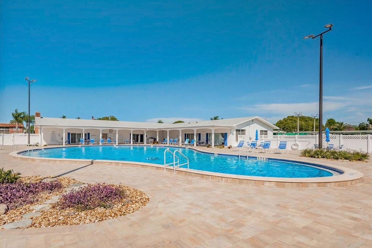 LAKE TARPON MOBILE HM VILLAGE UN 4 - Residential