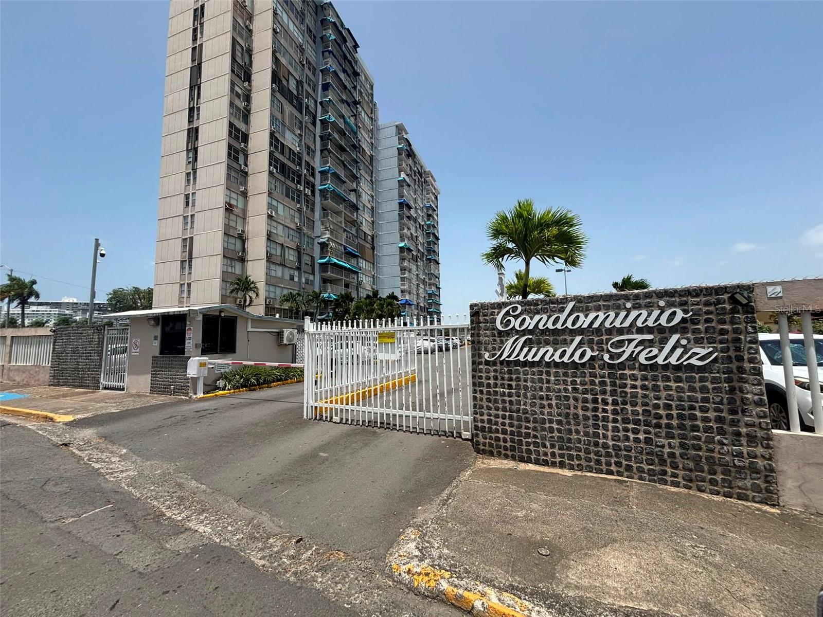 COND. MUNDO FELIZ (BALDORITY TOWERS) - Residential