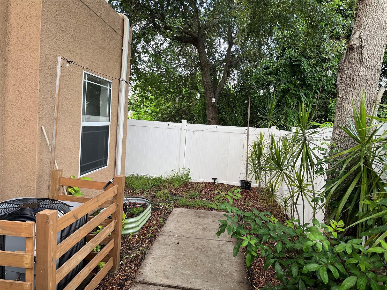 LAS PALMAS TWNHMS - Residential