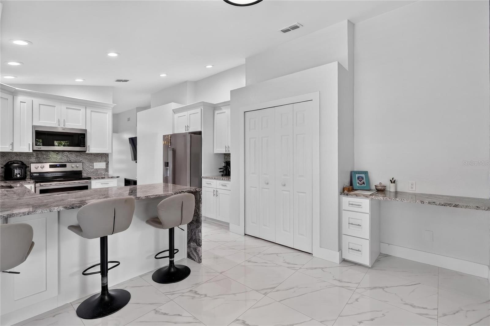 NORTHWOOD MANOR - Residential