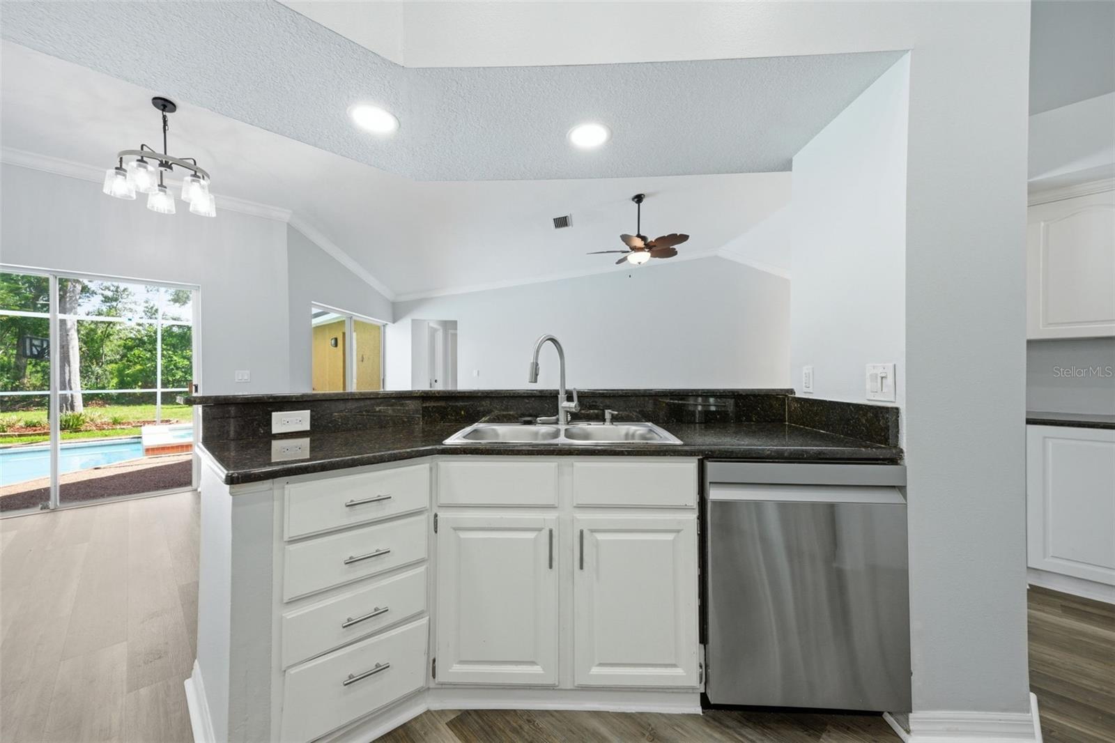 CHAPMAN MANORS - Residential