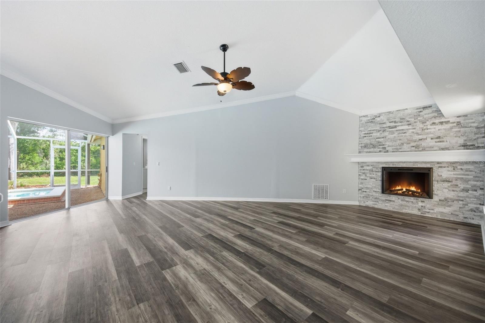 CHAPMAN MANORS - Residential