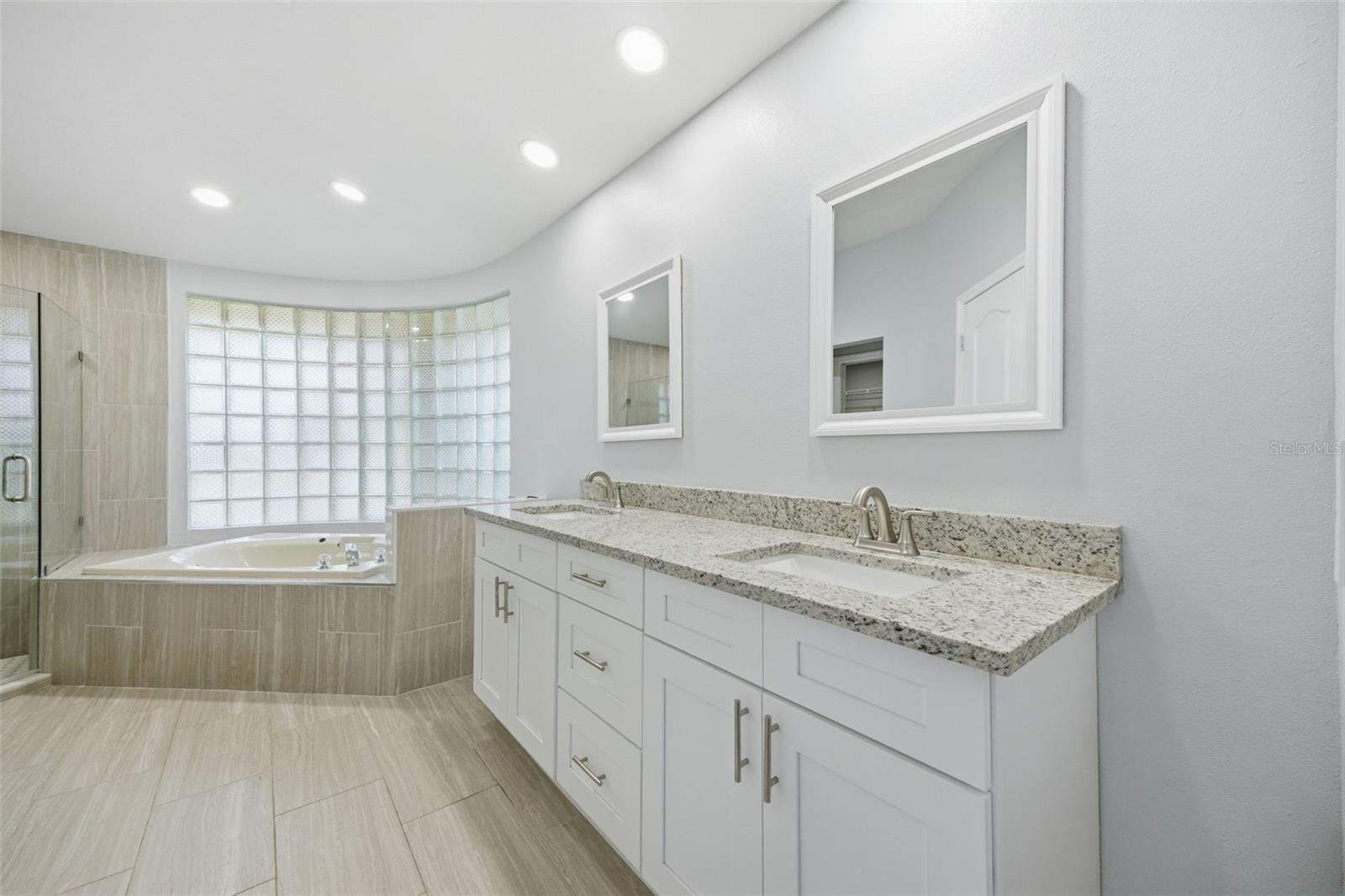 CHAPMAN MANORS - Residential