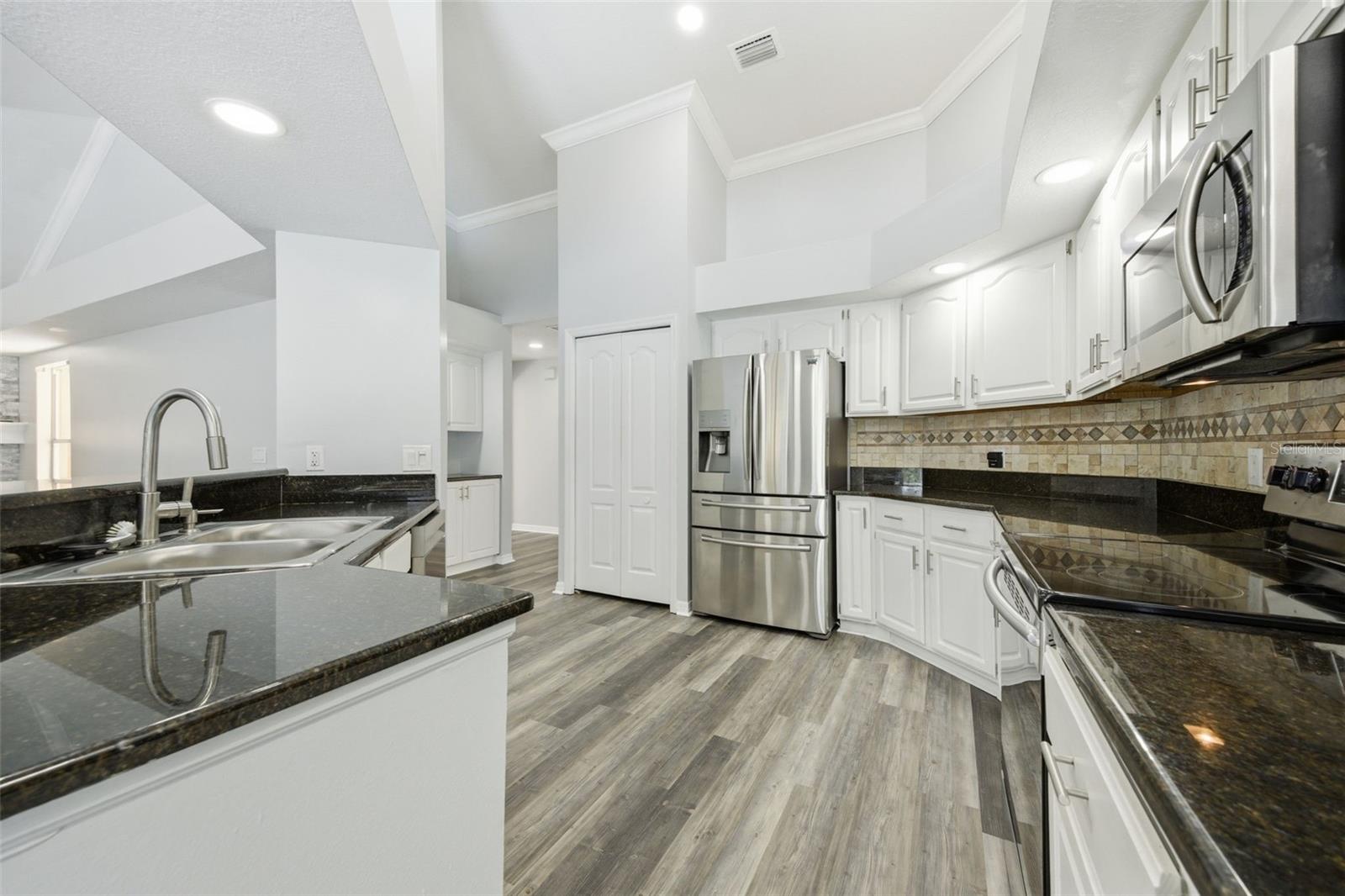 CHAPMAN MANORS - Residential