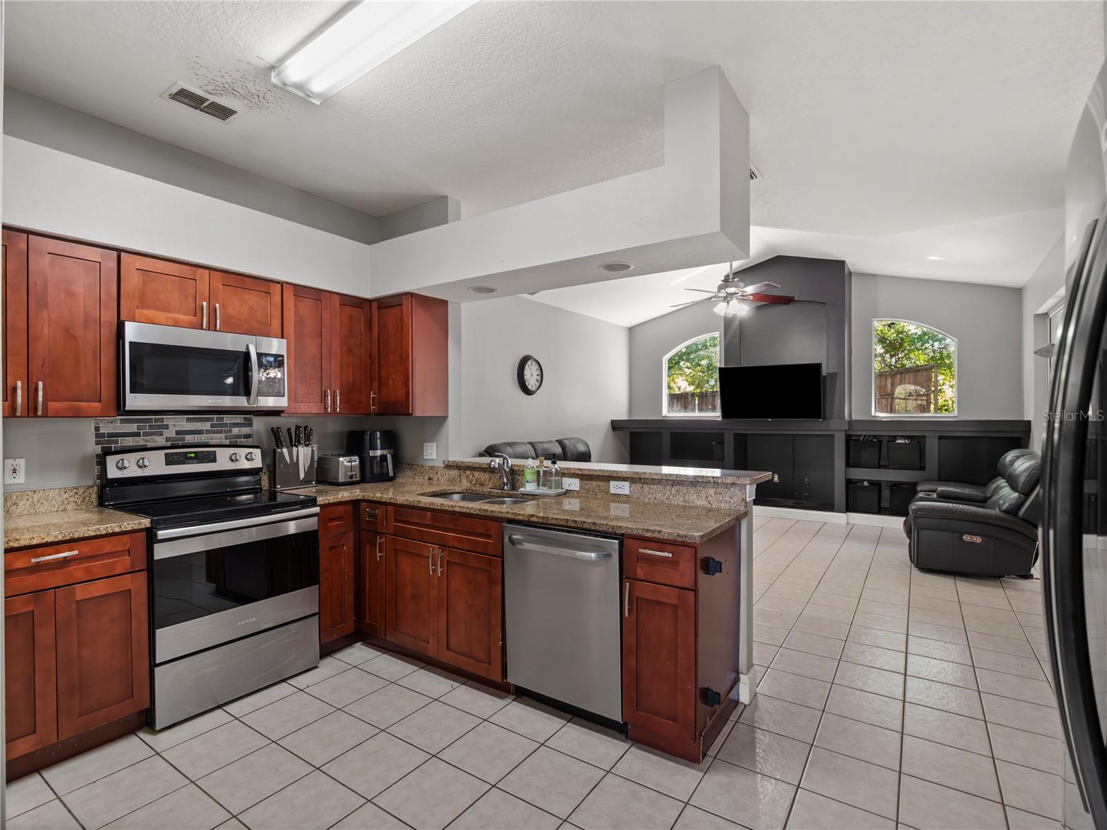 HIGH POINTE PH 01 - Residential