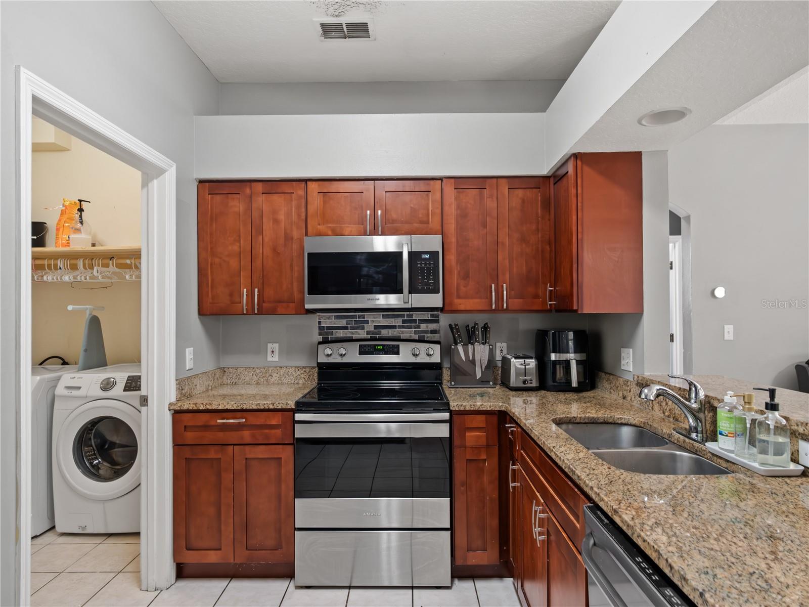 HIGH POINTE PH 01 - Residential