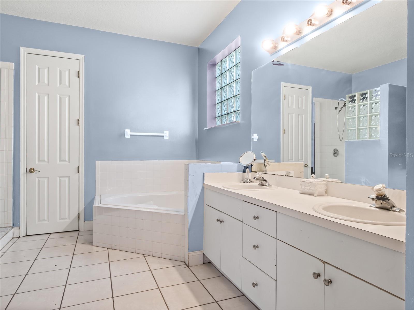 HIGH POINTE PH 01 - Residential