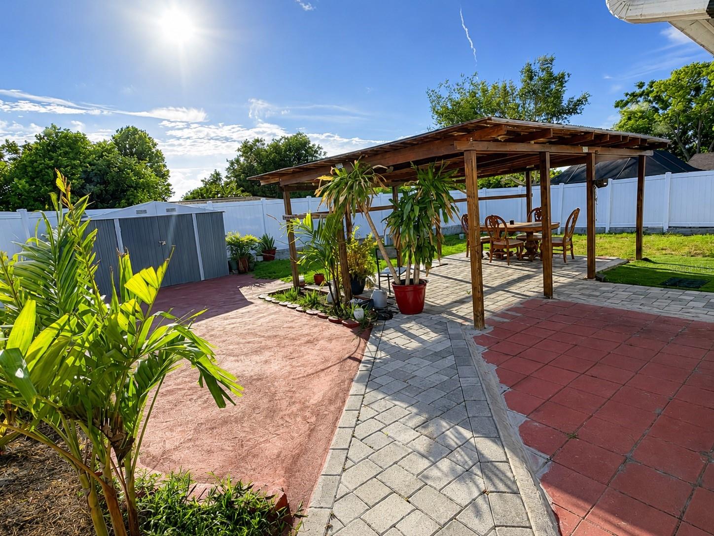 REGENCY PARK - Residential