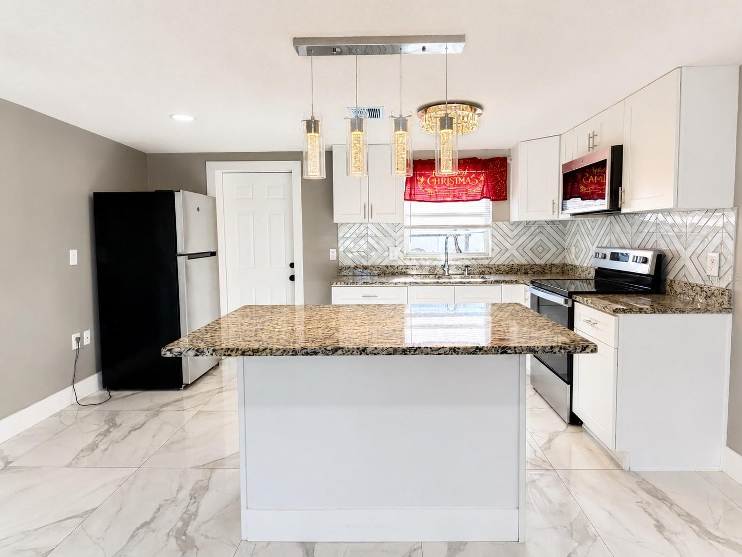 REGENCY PARK - Residential