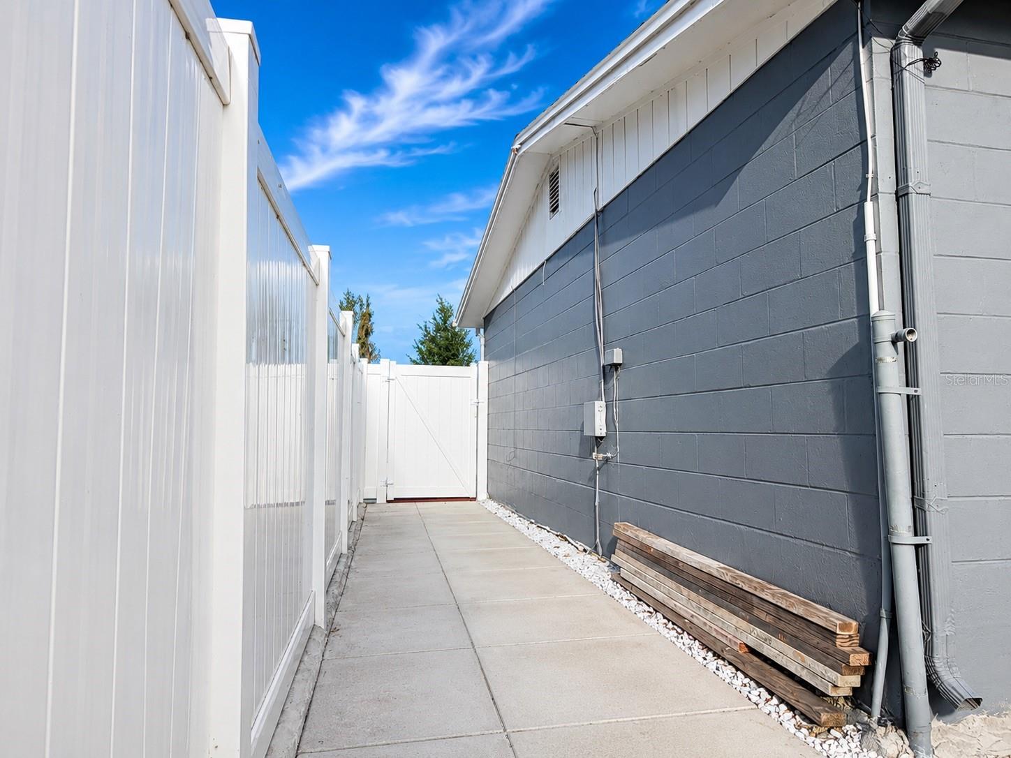 REGENCY PARK - Residential