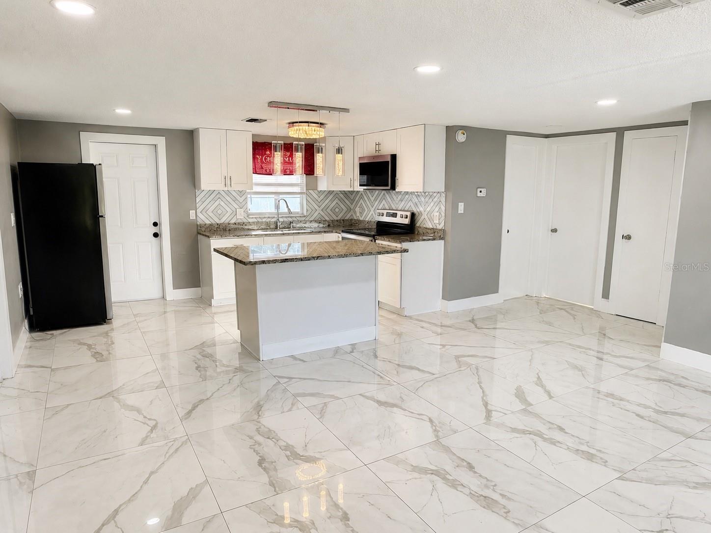 REGENCY PARK - Residential