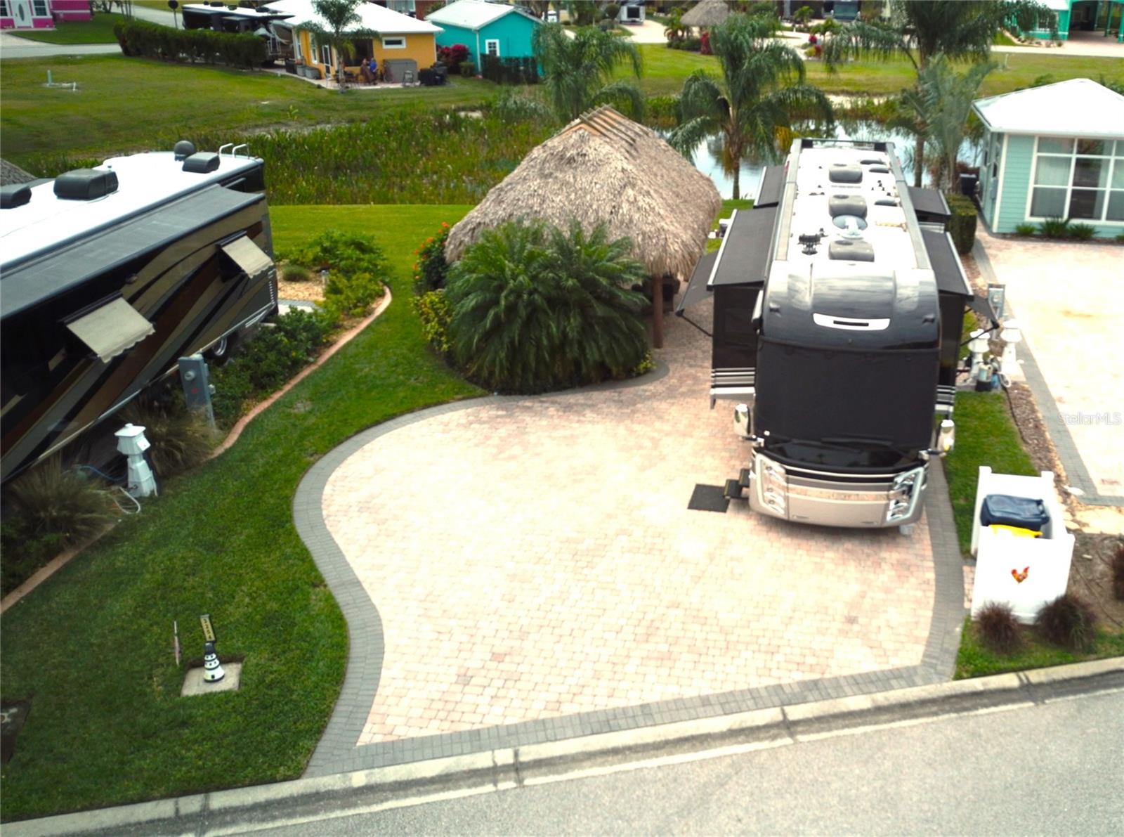 BAY LAKE RESIDENCE - Land