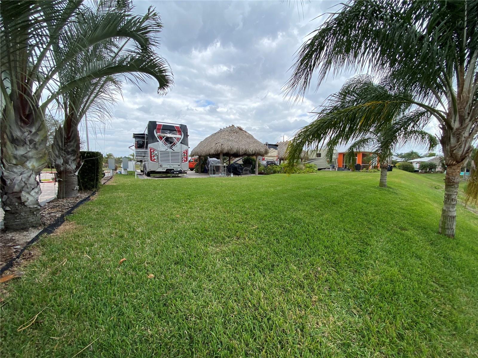 BAY LAKE RESIDENCE - Land