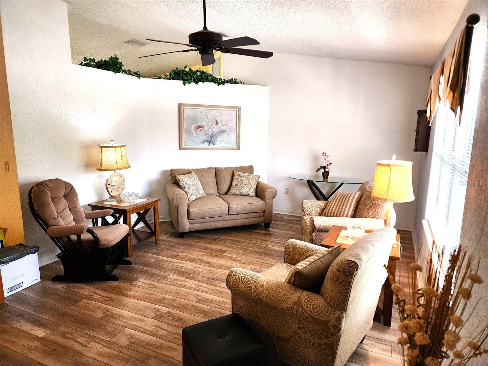 OAK RUN NBHRD 08B - Residential